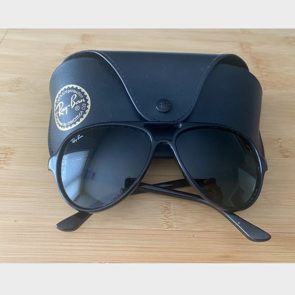 Ray-Ban Aviator Sunglasses